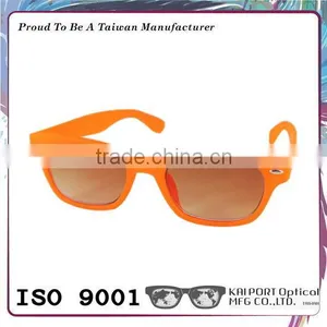Colorful Quality Assured Sunglasses With Soft Touch Coat thumbnail-1