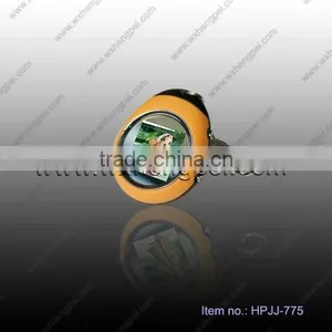 1.5 LCD Digital Photo Picture Frame Keychain 8MB Orange thumbnail-1