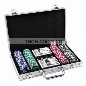200pcs Poker Chip Set Laser Poker Set in Aluminum Case thumbnail-1