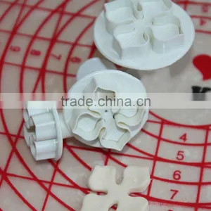 2017 Hot Search 3 Pcs/Set Hydrangea Fondant Cake Decoration Sugar Flower Craft Plunger Cutter Flower Mold for Baking Cakes thumbnail-2