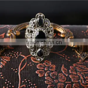 Classical Women Vintage Rhinestone Jewelry Ring thumbnail-3