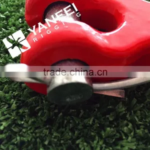 G70 Clevis Grab Hook With Latch thumbnail-2