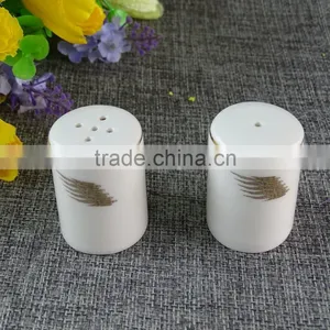 Salt and Pepper.stock Ceramic Salt and Pepper Shaker Set Color Box Packing thumbnail-2