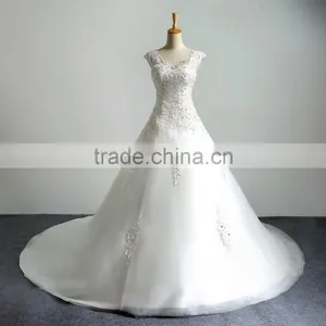 2016 Pearls Beaded Long Sleeve Lace Ball Gown Wedding Dresses thumbnail-1