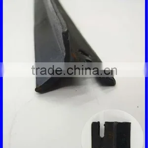 Hot Dip Galvanized and Paint Dark Green Steel Y Fence Post for Middle East and Israel Market thumbnail-1