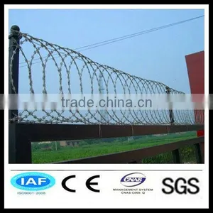 BTO-22 Galvanized Razor Barbed Wire Fence thumbnail-1