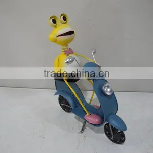 Hot Selling Frog With Motor Planter for Outdoor Decoration thumbnail-1