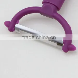Red And Purple Stainless Steel Blade Peeler thumbnail-3