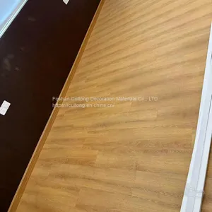 Wood Color Composite Wood Flooring Oak Grain Gray Laminate Floor 1.2 cm Foreign Trade MDF Floor Guangdong Spot Wholesale thumbnail-4