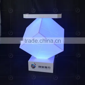 Customized Rubik Cube Shape Clear Acrylic Speech Lectern for Business Supplier's Choice thumbnail-6