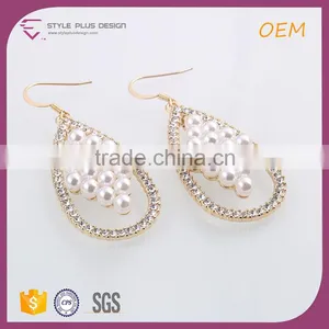 E78066I01 STYLE PLUS Shiny Gold Plate Latest Pearl Design Hanging Earrings Waterdrop Shape Crystal Diamond Around Earrings thumbnail-1