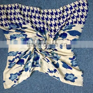 Customized Polyester / Viscose Scarf With Screen Printing for Women, Autumn and Winter Style thumbnail-4