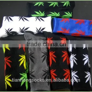 Hemp Leaf Retro Popular High Quality Man Bulk Cotton Socks China Zhejiang Tianhong Socks Factory thumbnail-2