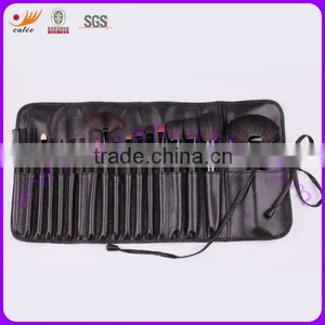 18 Piece Makeup Brush Set and Case thumbnail-1