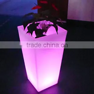 Sun-resistant UV8 Chargeable Outdoor LED Lighted Planter Pot thumbnail-3