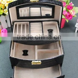 Leather Jewelry Box thumbnail-1