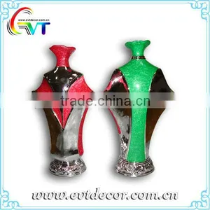 Porcelain Flower Vase thumbnail-1
