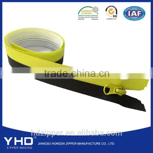 Clover Printed Waterproof Zipper thumbnail-1