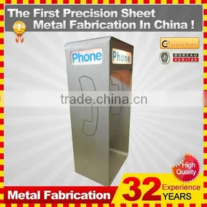 English Metak Red Telephone Booths thumbnail-1