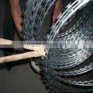 Razor Barbed Wire With Clips thumbnail-1