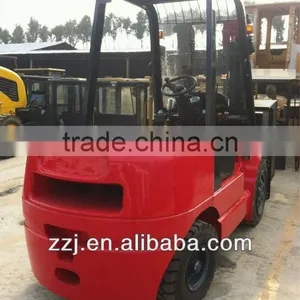 CPC30 Forklift Truck thumbnail-1