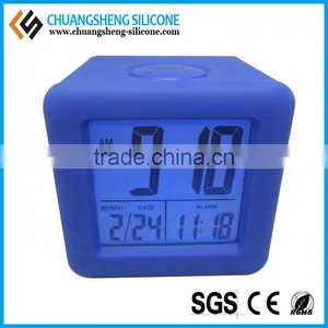 Shaking Radio Alarm Clock thumbnail-4