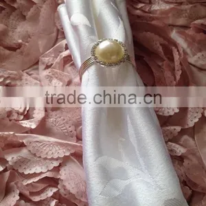 Hot Sale Delicate Clear Diamond and Pearl Round Napkin Ring Serviette thumbnail-4
