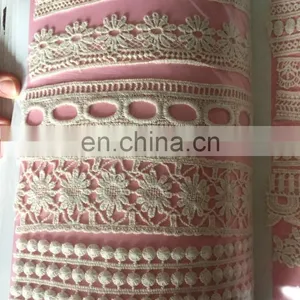Chinese Supplier Hot Sale Popular Wholesale Swiss Lace Fabrics / African Lace / Guipure Chemical Lace for Women Wear thumbnail-3