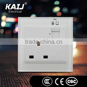 Wall Mounted British Standard 3 Pin Wall Socket With Network Outlet thumbnail-4
