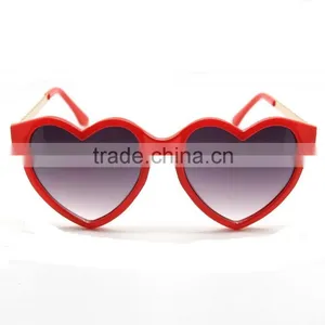 Quality Fashion Heart Sharp Sunglasses thumbnail-1
