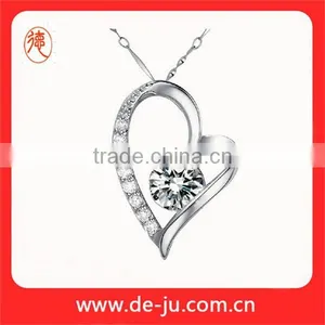 Slivery Crystal Heart Necklace thumbnail-1