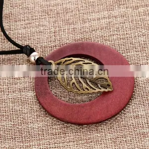Zm35076a Vintage Girls Accessories Cheap Fashion Wooden Pendant Necklace thumbnail-2