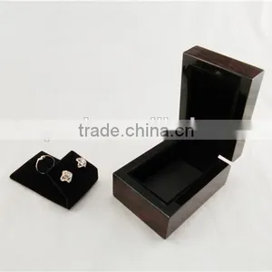 W1034ES Elegant Lacquer Earing Woonden Gift Packaging Box Velvet Lining thumbnail-2