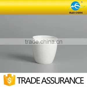 White Porcelain Korean Water Cup thumbnail-2