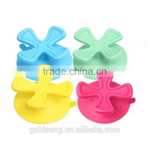 2015 New Customized Four Leaf Clove SiIliocne Sucktion Hooks Silicone Phone Holder thumbnail-1