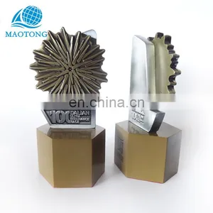 Custom Cheap Zinc Alloy Metal Antique Silver Plated New 3D Trophy Tennis Sports Medals and Trophies Maker thumbnail-3