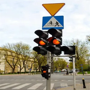 Traffic Lights at Intersections of Non - Motorized Lanes by Tangshan Hualang thumbnail-4