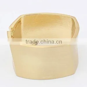 Gold Big Bangles thumbnail-1