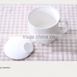 White Porcelain Mug With Lid thumbnail-2