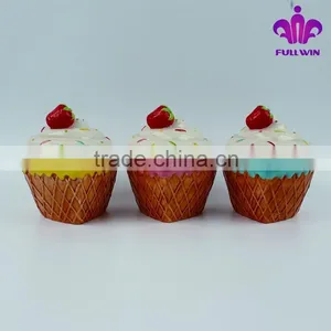 Hand-painted Ceramic Strawberry Boxes thumbnail-1