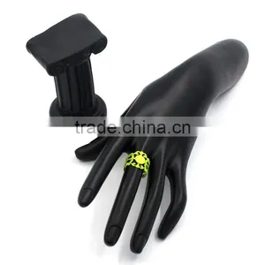 Fashion Resin Ring Bracelets Hands Black Jewelry Display thumbnail-1