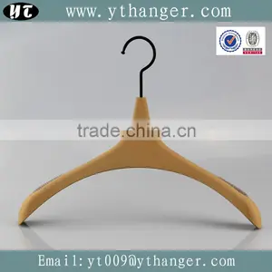 HA6865 Plastic Hanger With Antislip Strip Rubber Coated Coat Hanger thumbnail-3