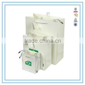 China Custom White Cardboard Paper Bag Shopping Paper Bag Paper Gift Bag With Handles thumbnail-3
