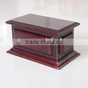 Mahogany Urn thumbnail-1