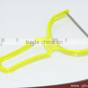 Wide Blade Manual Vegetable Peeler With Transparent Plastic Handle thumbnail-1