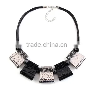 Vintage Square Alloy Pendant Simple Necklace Jewelry thumbnail-3