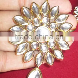 Kundan Pachi Pendant EARRING Set thumbnail-4