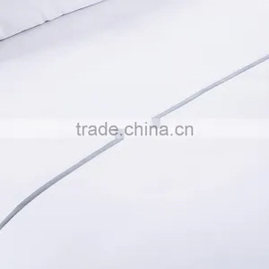 China Supplier Dubai 4 Stars Hotel Egyptian Cotton Bed Linen Embroidering Duvet Cover Set thumbnail-4