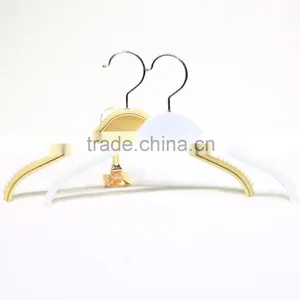 Wooden Clothing Hanger With Non-slip Film thumbnail-2