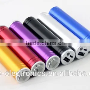 New Stylish LED Torch Light Custom Laser Engraving Logo Optional Capacity Cylinder Shape Mobile Power Bank thumbnail-3